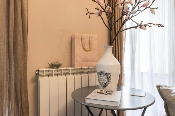 Bella's Charming At Trendy Chiado