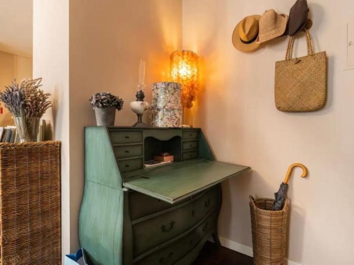 Bella's Charming At Trendy Chiado