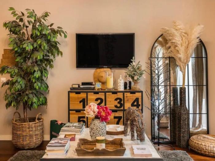 Bella's Charming At Trendy Chiado Lisbon